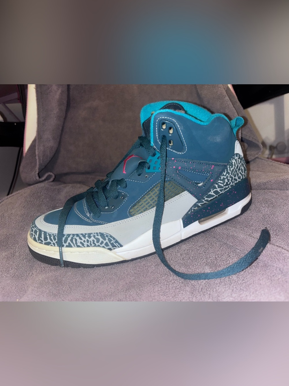 Jordan Spizike’s space blue size 10 men’s size 11 women’s
